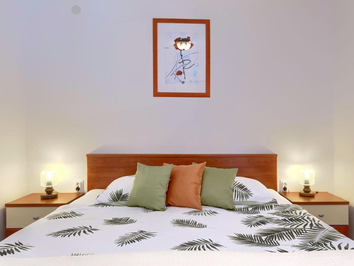 Apartment Zrinka-2 By Interhome بوريتش المظهر الخارجي الصورة